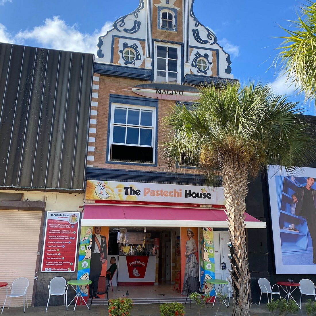 Main Street e The Pastechi House