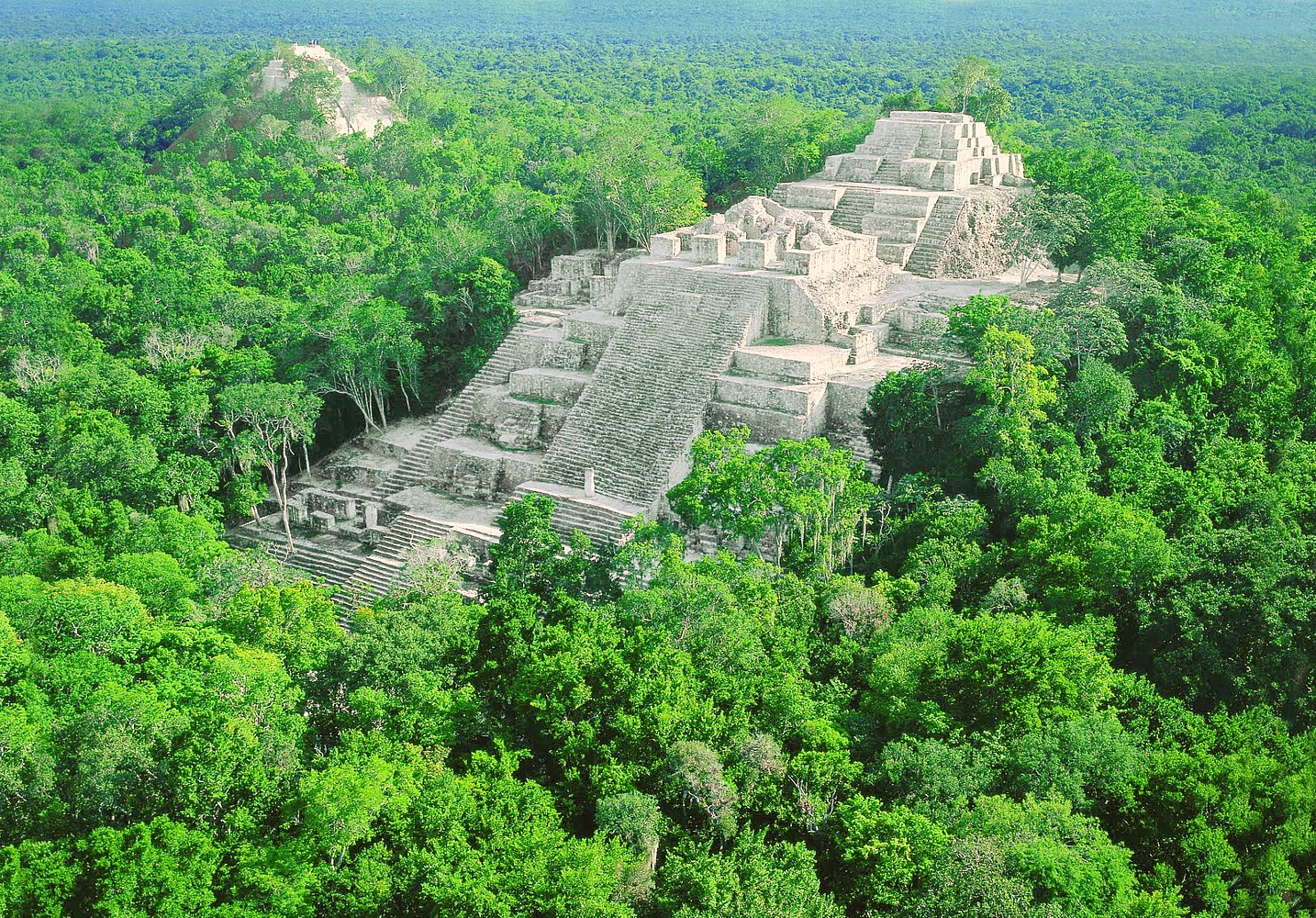 O Gigante Calakmul e Campeche